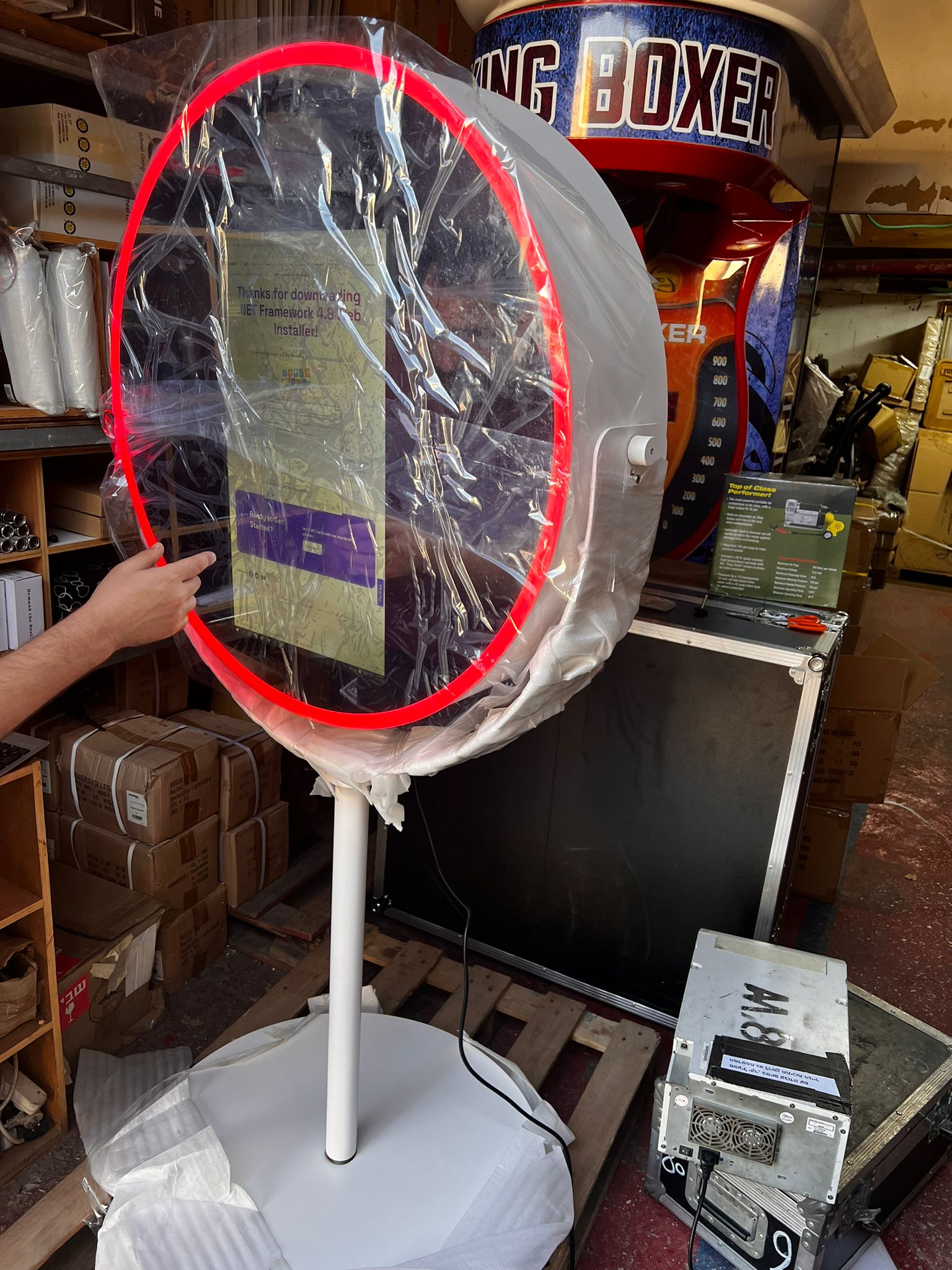 Model 238T: Round Mirror Photo Booth Machine with 23.8 Inches Touch  Screen